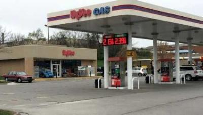 Hyvee-Gas-A.jpg